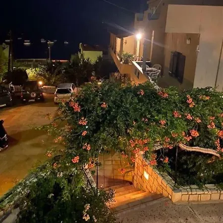 Miros Garden In 50m From The Appartamento Agia Pelagia (Creta)